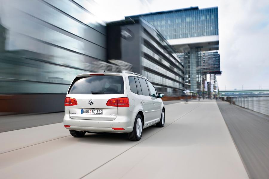  Volkswagen Touran 2010 года  (фото 29 из 46)